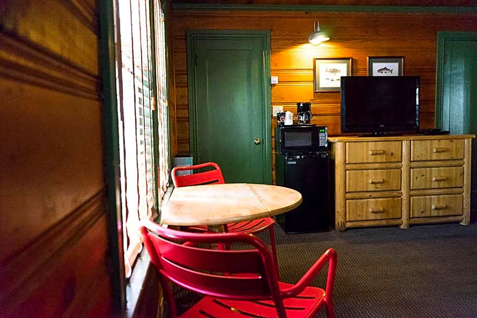 Shaver Lake Village Hotel