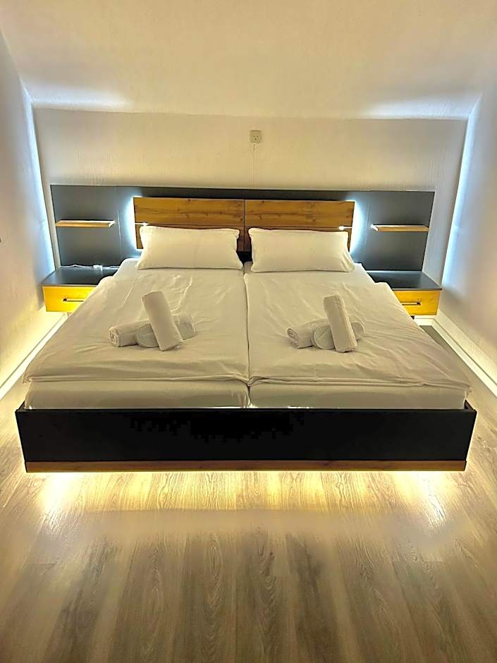 Riverside Airport Hotel