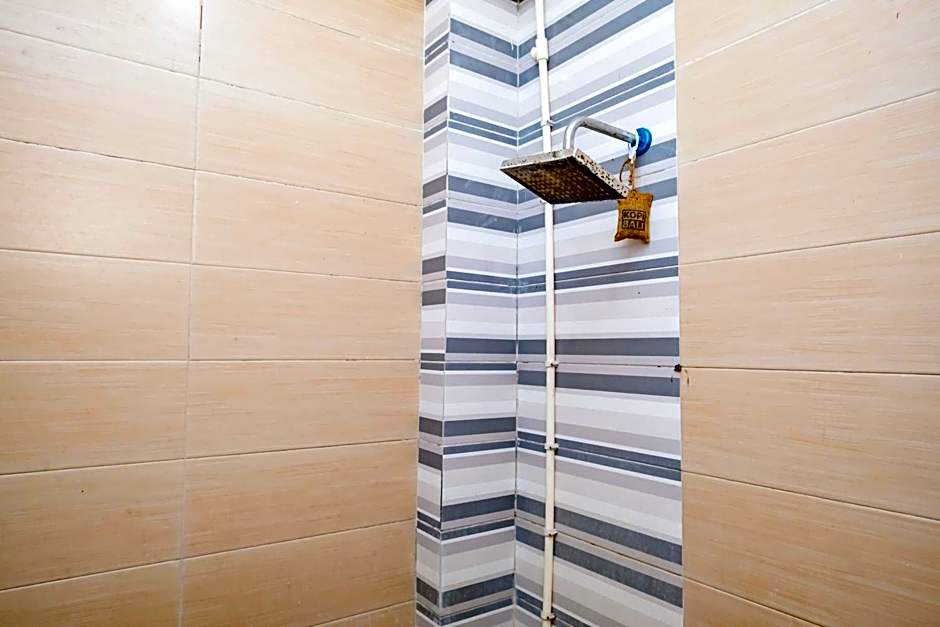 RedDoorz at Kutisari 2 Surabaya