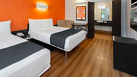 2 Full Beds | Non-Smoking, Micfridge