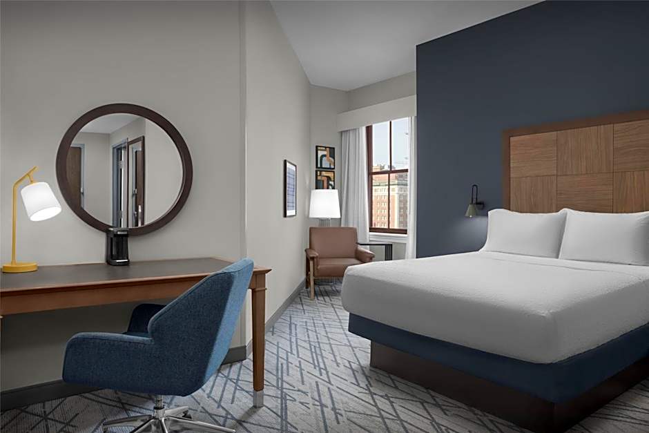 Hampton Inn By Hilton Indianapolis Downtown Across from Circle Centre