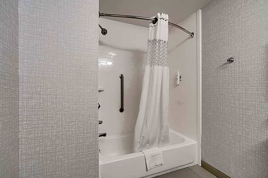 Hampton Inn By Hilton Bloomington West