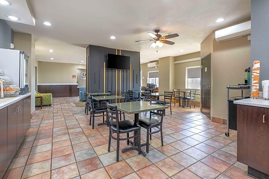 Quality Inn & Suites Lincoln North