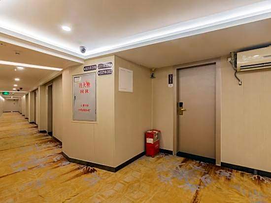 Discovery Hotel (Guangzhou Railway Station Sanyuanli Subway Station)