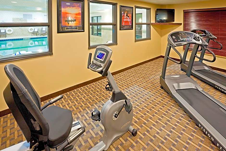 Holiday Inn Express & Suites Syracuse North - Airport Area by IHG