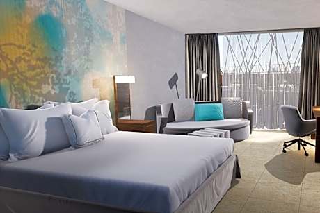 Master, 1 Bedroom Suite, 1 King, River view