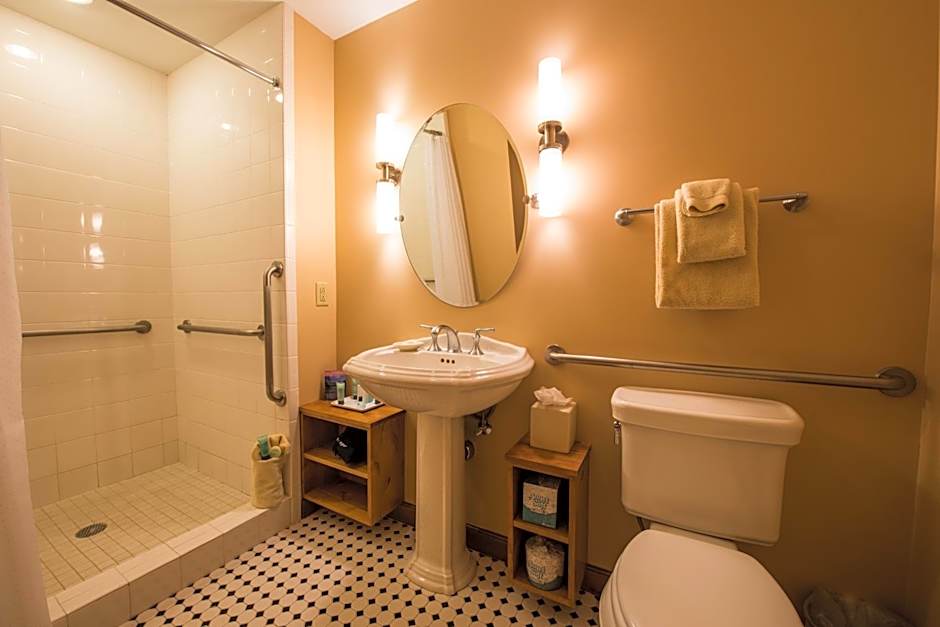The Lodge at Mountaineer Square, A Vail Resorts Property