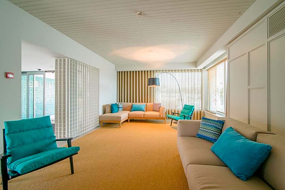 Aqualuz Lagos by The Editory