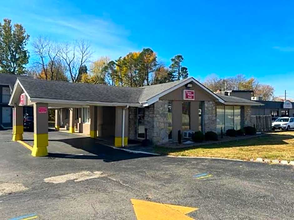 Jackson Town House Inn