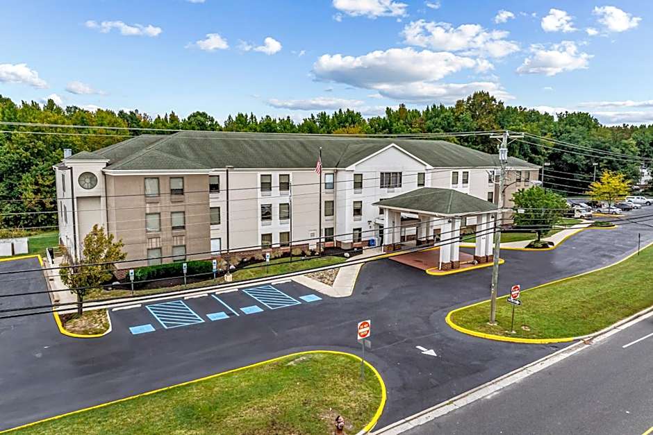 Holiday Inn Express Carneys Point New Jersey Turnpike Exit 1 By IHG