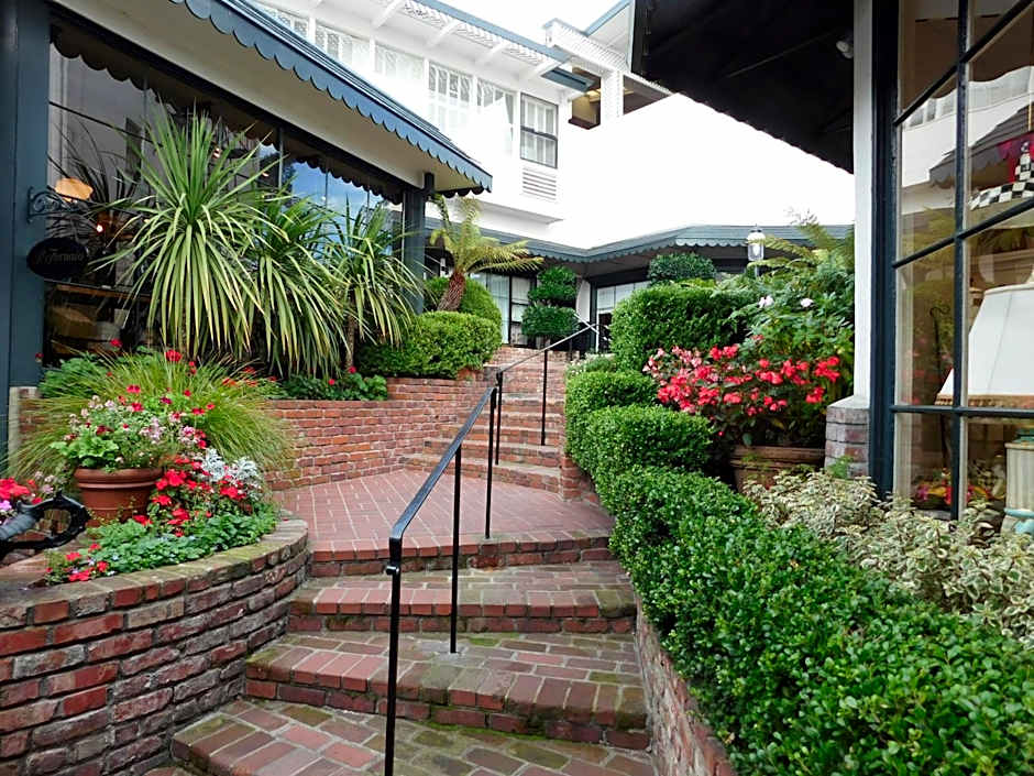 Pine Inn - Carmel