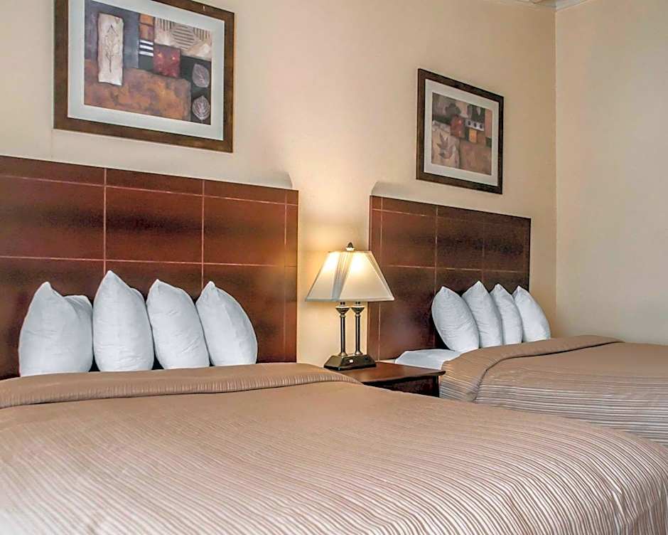 Quality Inn Buffalo Airport