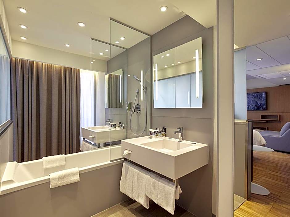 Mercure Paris Arc De Triomphe Etoile