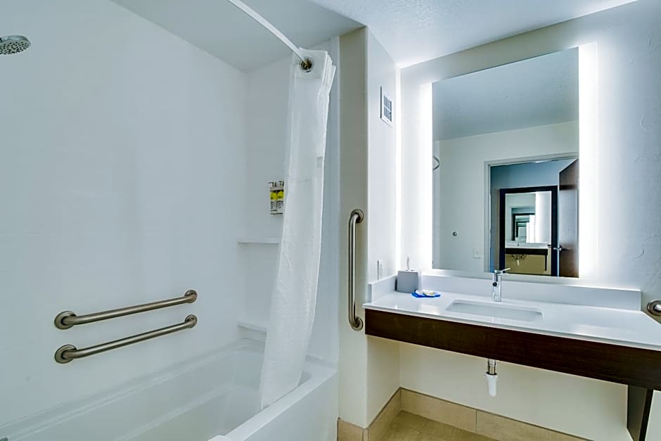 Holiday Inn Express Hotel & Suites Custer By IHG