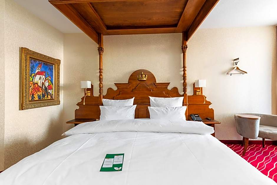 Kings Hotel First Class