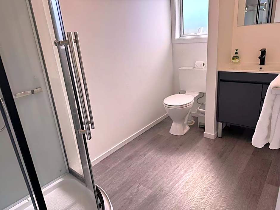 Rainbow Motel & Guest House