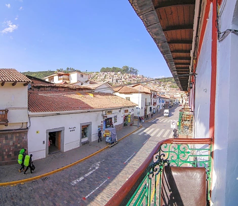 The Grasshopper Hostal Plaza De Armas