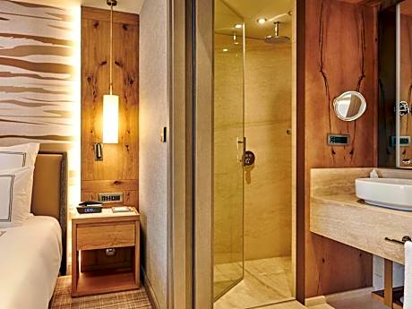 Superior Suite with Forest View