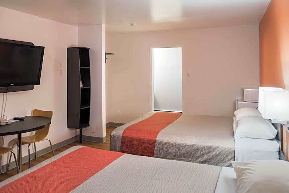 Motel 6-Fort St. John, BC