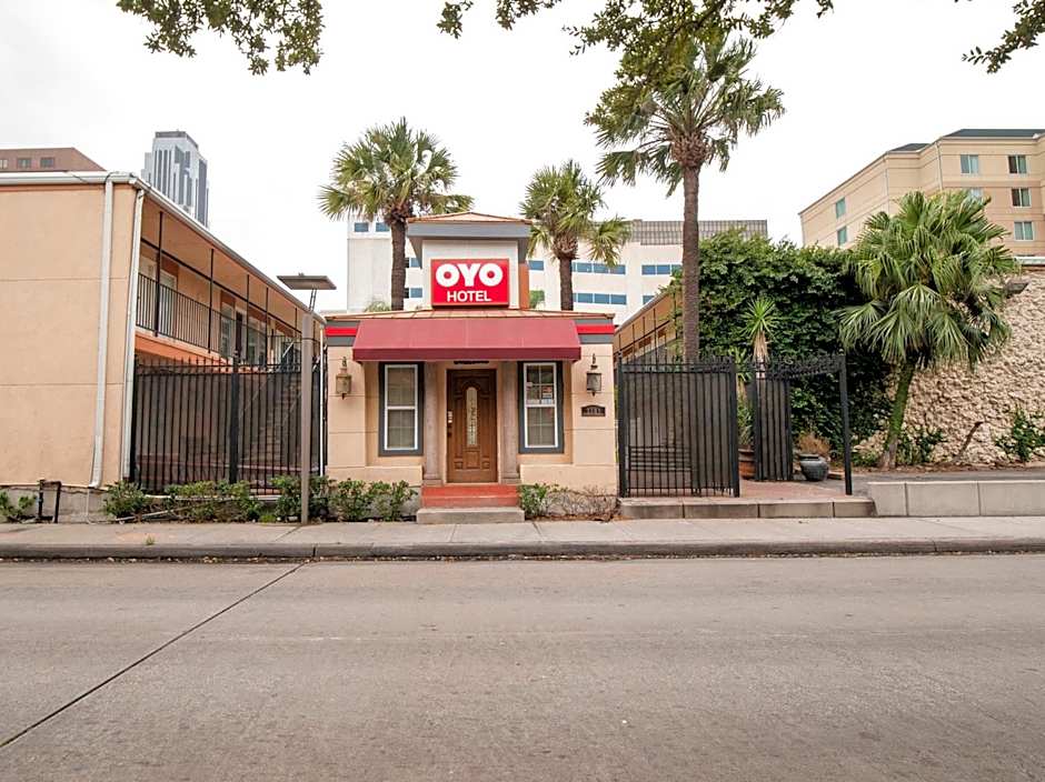OYO Hotel & Apartments Houston Galleria