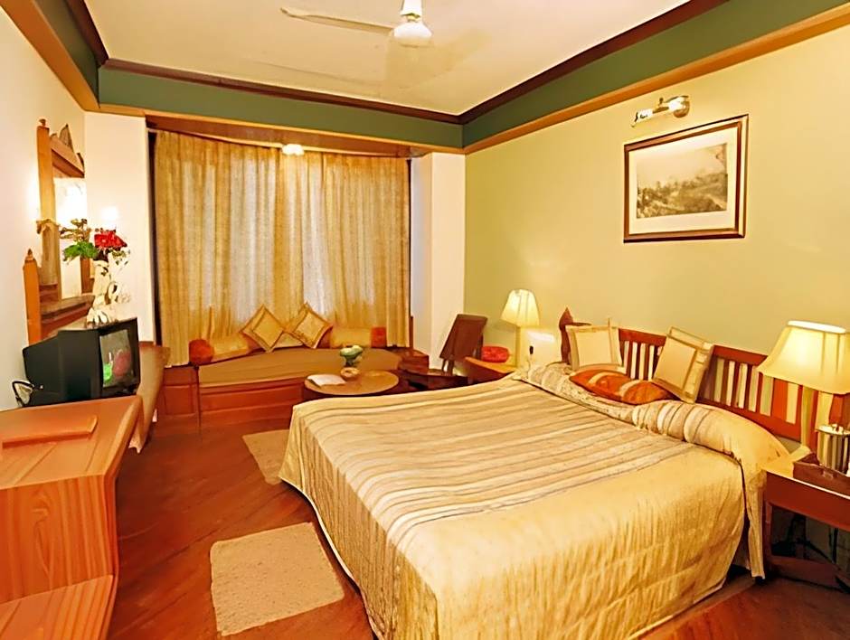 Sun N Snow Inn Kausani by Leisure Hotels