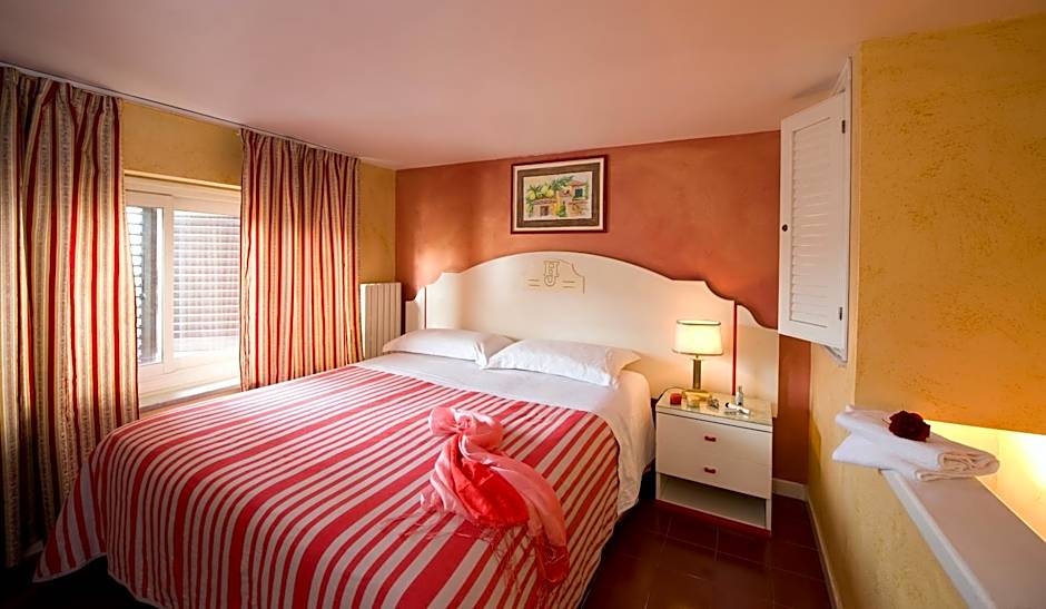 Hotel Joli