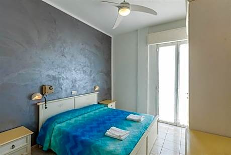 Double or Twin Room with Sea View