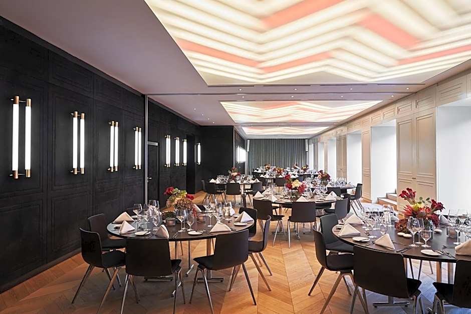 Roomers Munich, Autograph Collection by Marriott