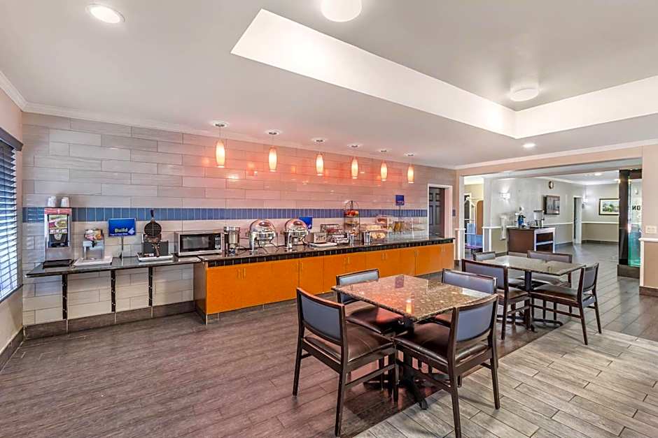 Comfort Inn & Suites North Charleston - Northwoods