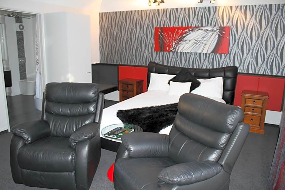 Birchwood Manor Motel