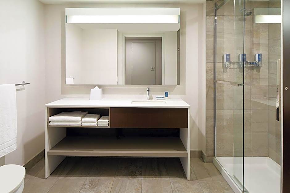 Four Points by Sheraton Levis