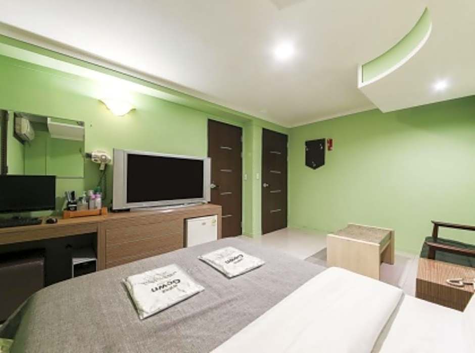 Mate Hotel