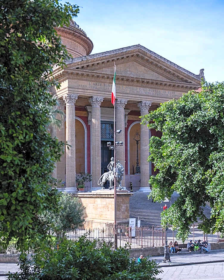 Massimo Plaza Hotel