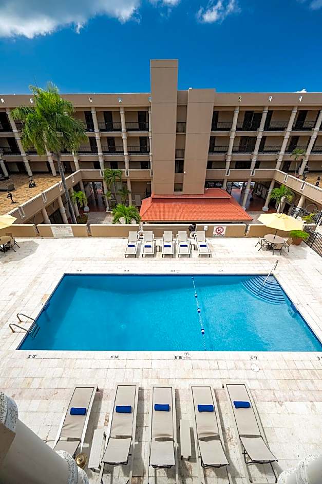 Windward Passage Hotel