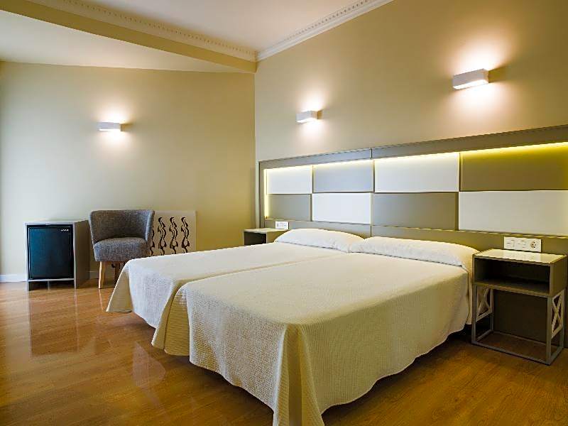 Photo 1 of 6 of 1 Double Bed or 2 Beds