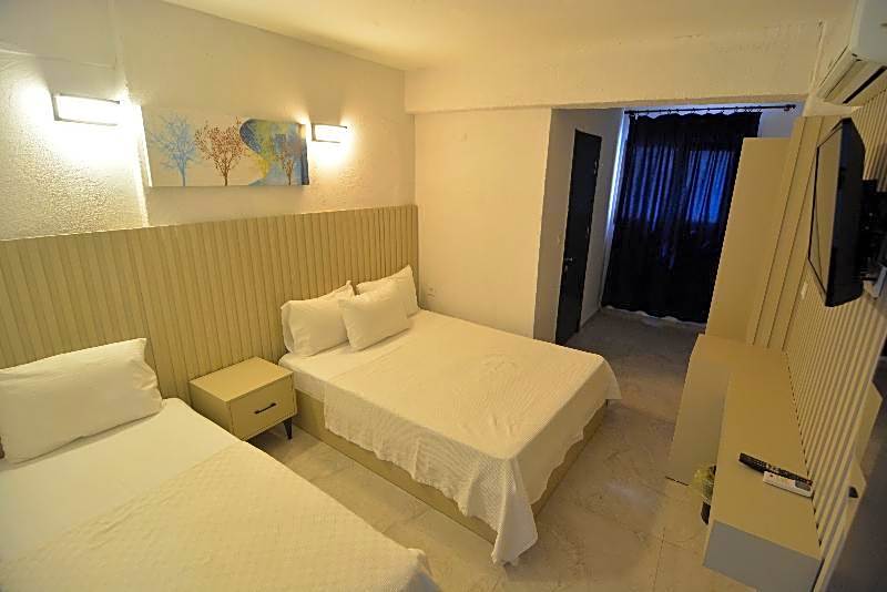 Ados Hotel