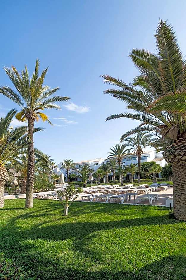 FERGUS Style Bahamas