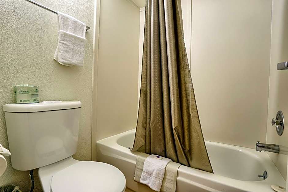 Super 8 by Wyndham Petaluma