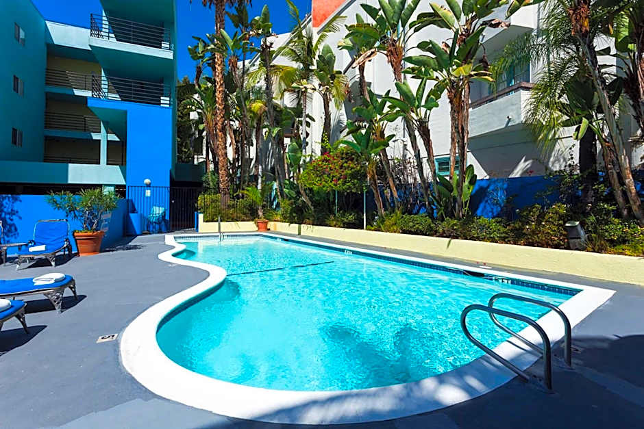 Ramada Plaza by Wyndham West Hollywood Hotel & Suites