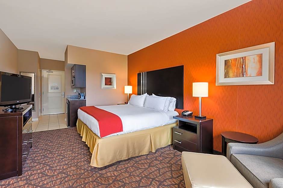 Holiday Inn Express and Suites Alpine By IHG