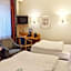 Garner Hamburg Wandsbek Marktplatz By IHG