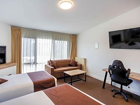 Superior Room with 1 queensize bed and 1 single bed