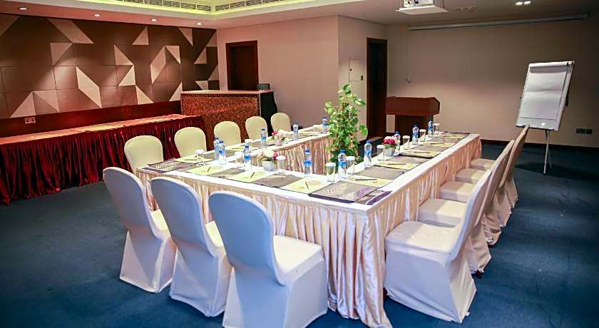 Versailles by Vieras Hotel