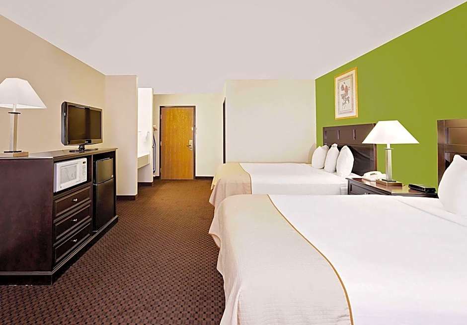 Baymont by Wyndham Battle Creek Downtown