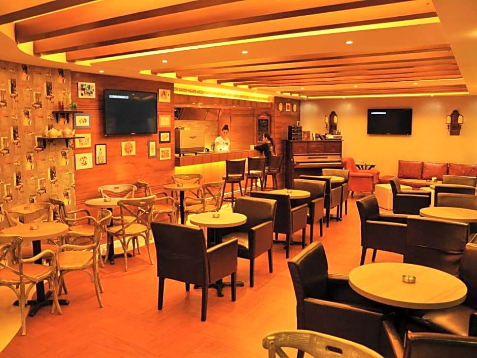 Ceasars Park Hotel