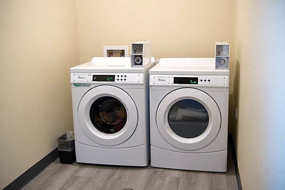 Cobblestone Inn & Suites - Fort Dodge