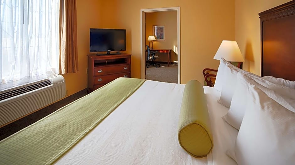 Best Western Plus Executive Hotel & Suites