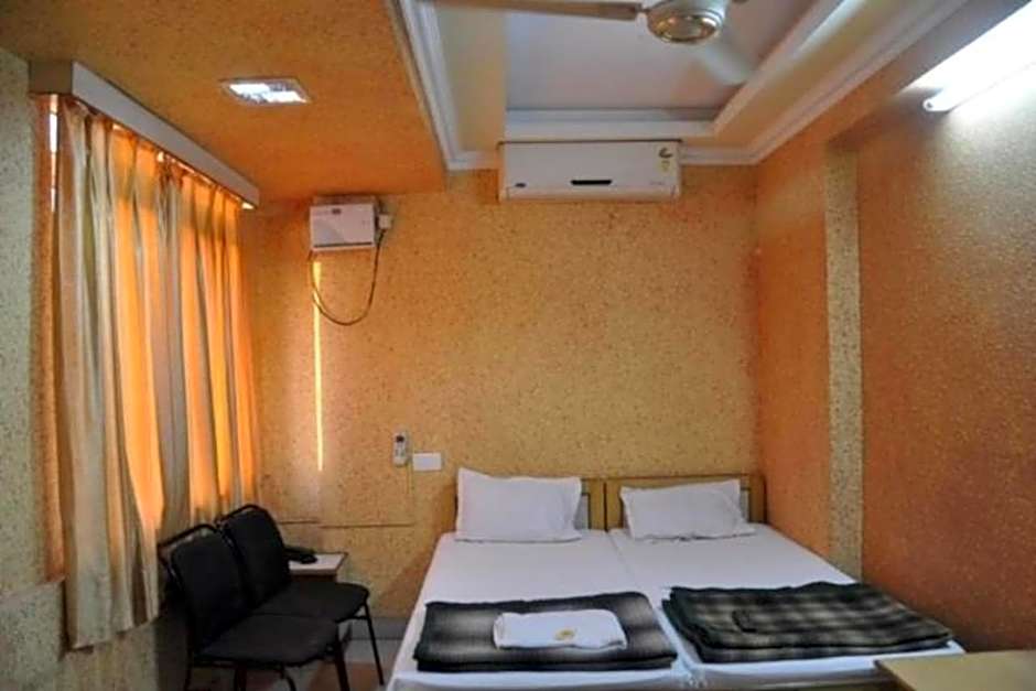 Hotel Rajdhani Plaza