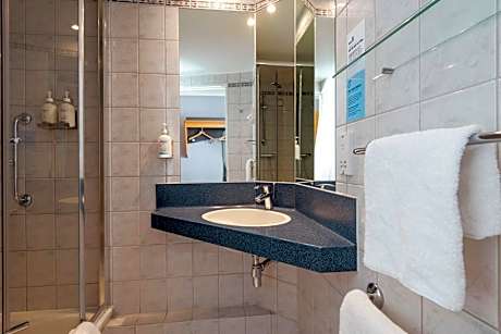Standard Double Room with Sofa Bed and Free Hot Breakfast