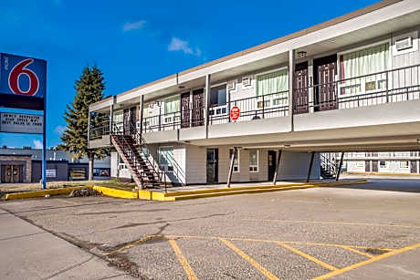 Motel 6-Fort St. John, BC